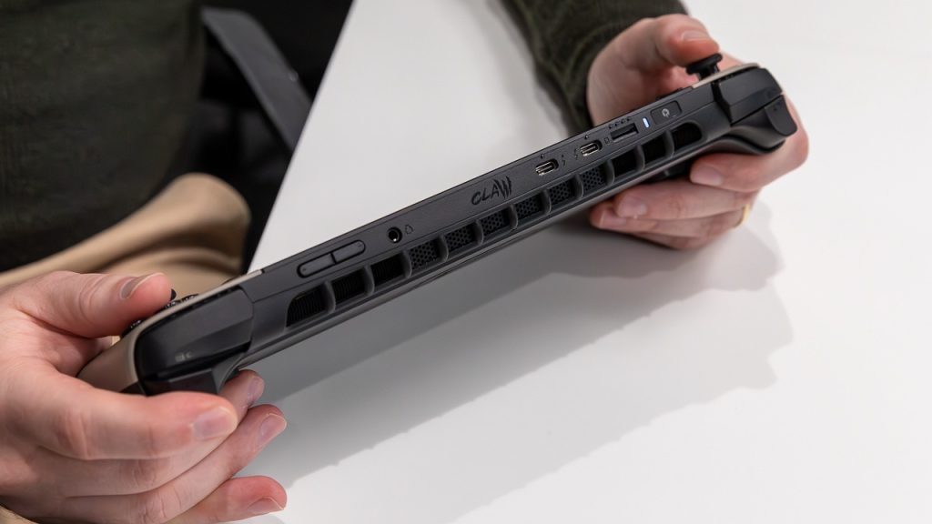 MSI Claw 8 AI+ Review