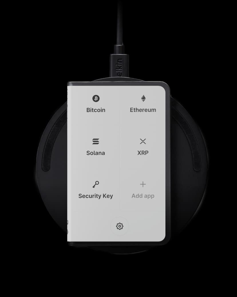 Ledger Stax qi charging