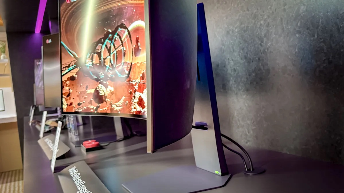 LG UltraGear OLED GX9 (45GX990A)