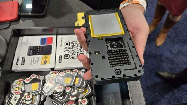 Mecha Comet: The Modular Linux Handheld